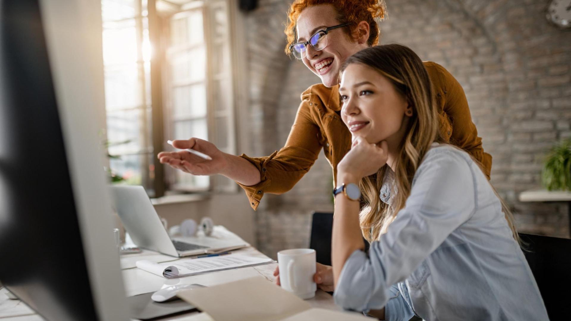 Pourquoi collaborer avec une agence web ? Les avantages à connaître !